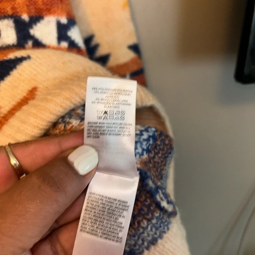 Lucky Brand Aztec Print Cream and Blue Crewneck Sweater - Picture 6 of 9